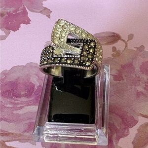 Elegant Silver and Black Women's Ring